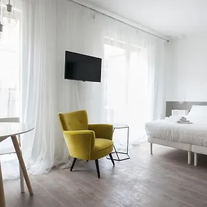 https://italianway-apartments-poma.it-lombardy.com